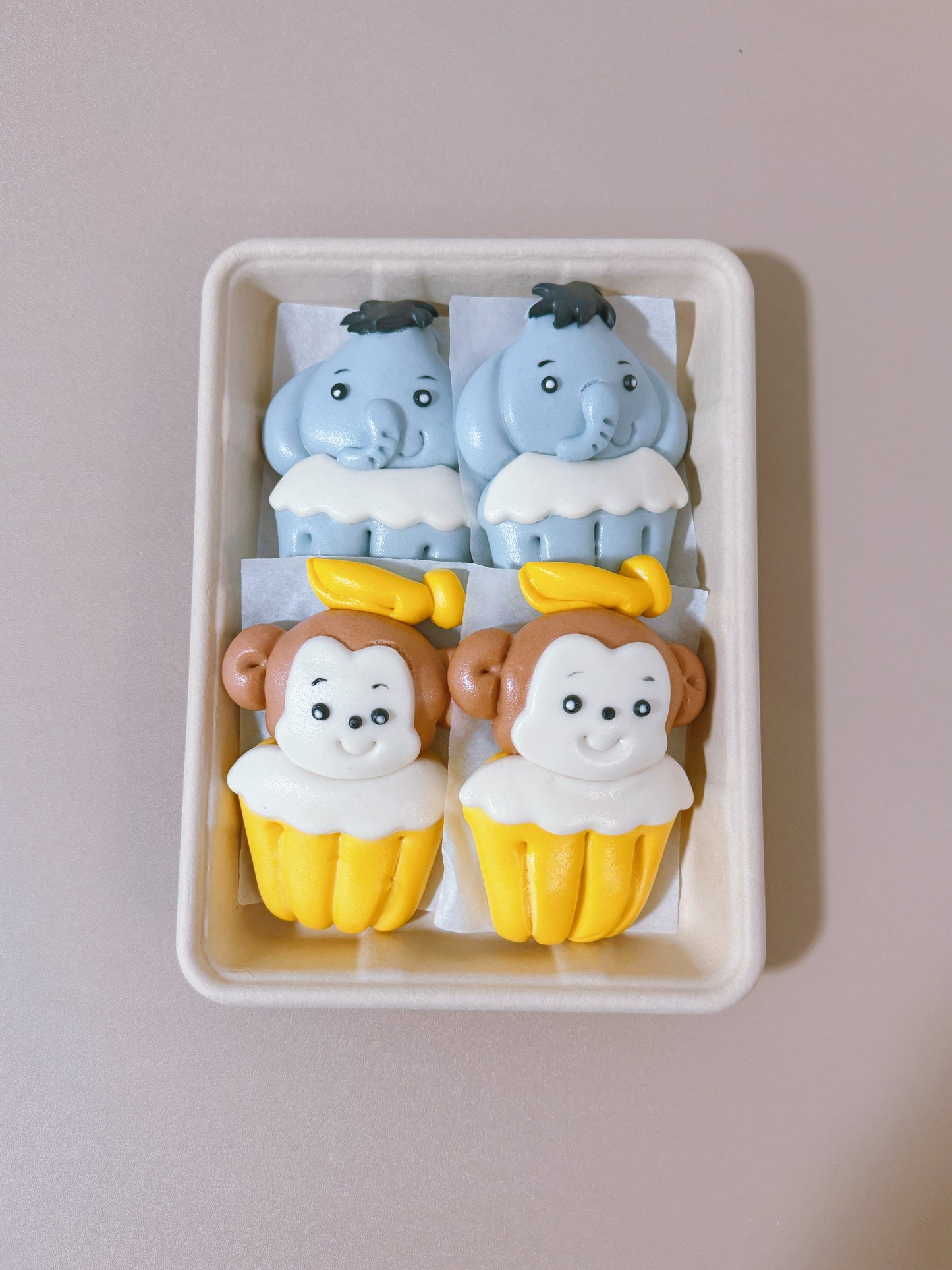 Little Monkey and Elephant cupcake Buns/4pcs